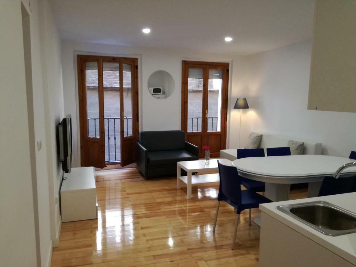 Calle Ansoleaga A 100 Mts Del Ayuntamiento 팜플로나 외부 사진